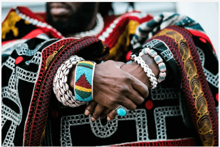 Accessories as Architecture